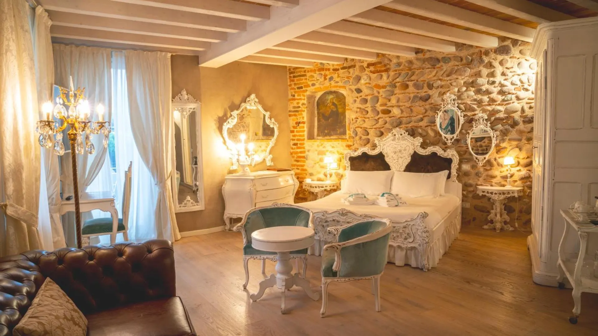 Regia Rosetta - Royal Rooms Borghetto Valeggio sul Mincio 3*,
