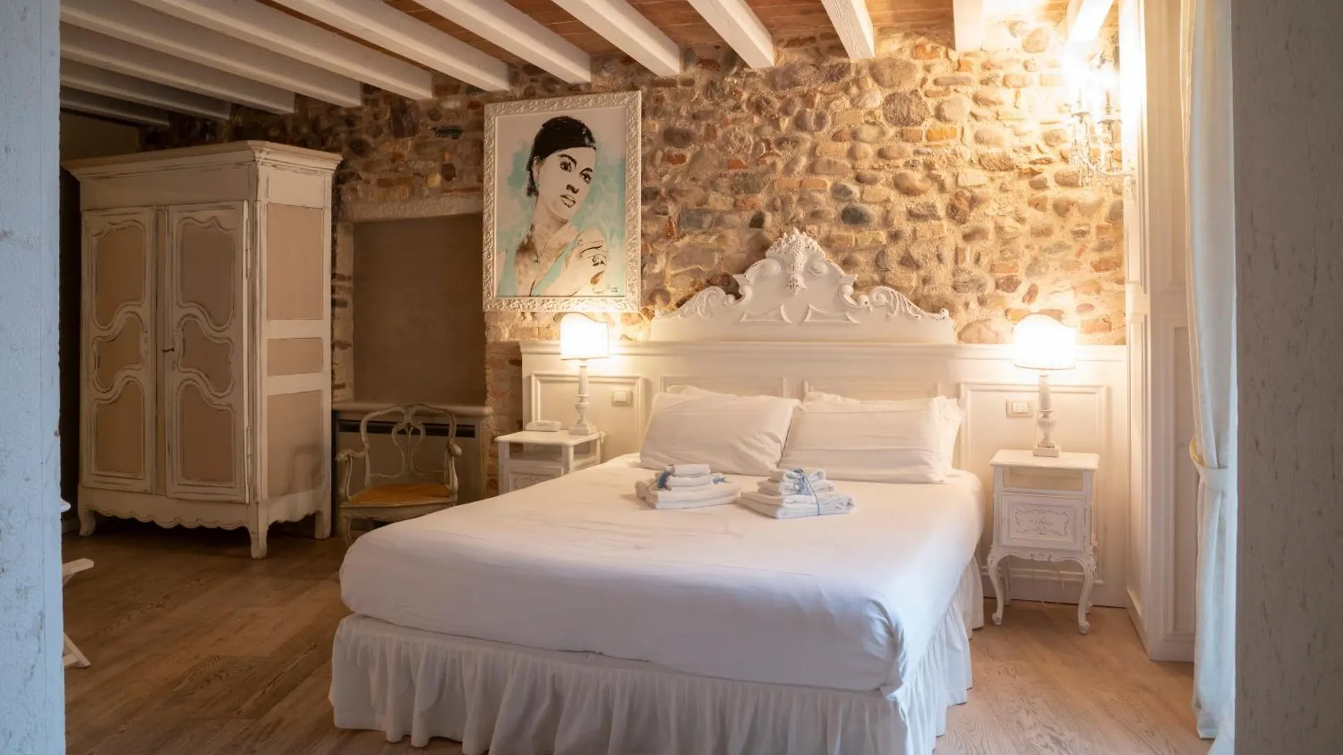 Regia Rosetta - Royal Rooms Borghetto Valeggio sul Mincio 3*,