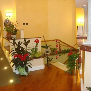Hotel Dina ***