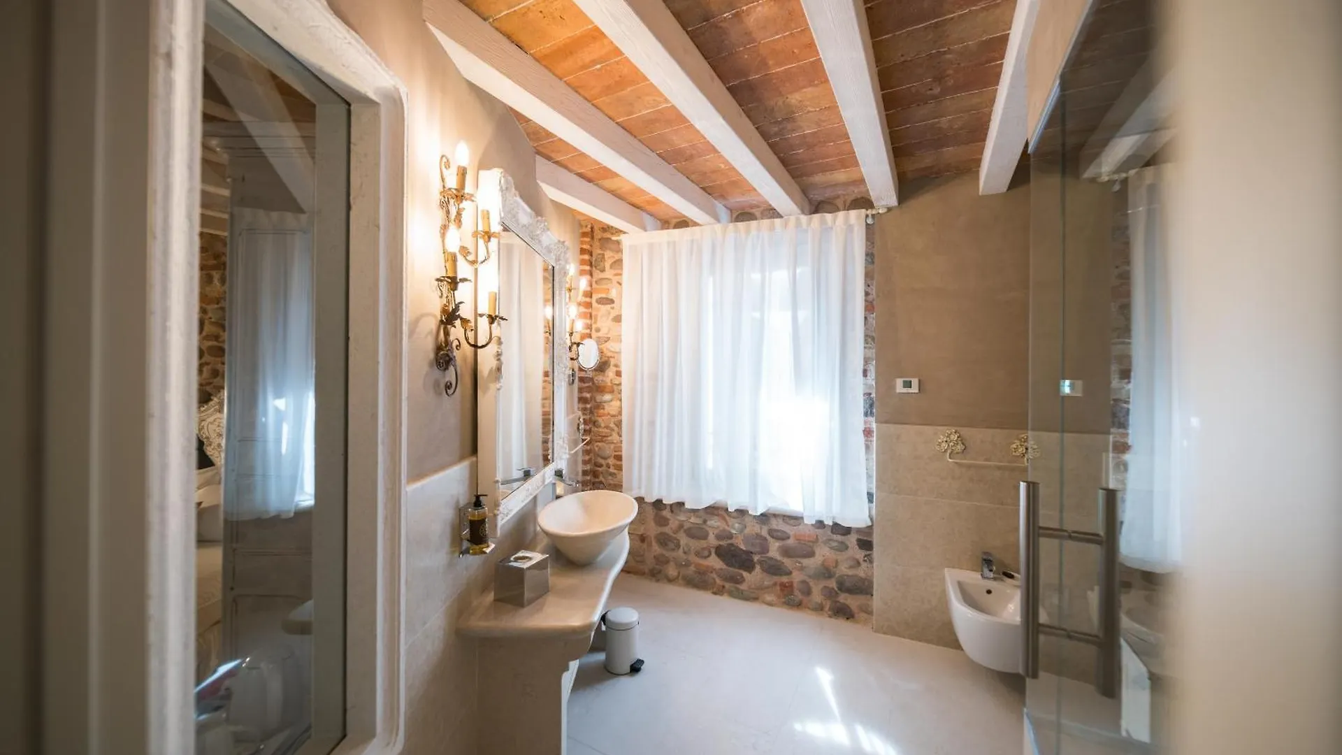 Regia Rosetta - Royal Rooms Borghetto 明乔河畔的瓦雷奇奥 住宿加早餐酒店