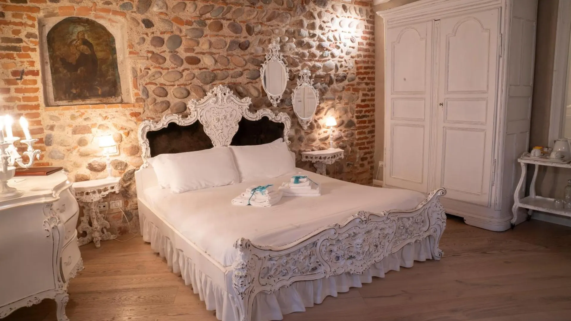 Regia Rosetta - Royal Rooms Borghetto 明乔河畔的瓦雷奇奥 住宿加早餐酒店