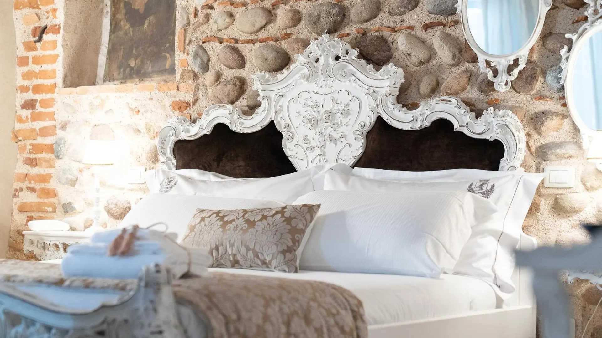 Regia Rosetta - Royal Rooms Borghetto 明乔河畔的瓦雷奇奥
